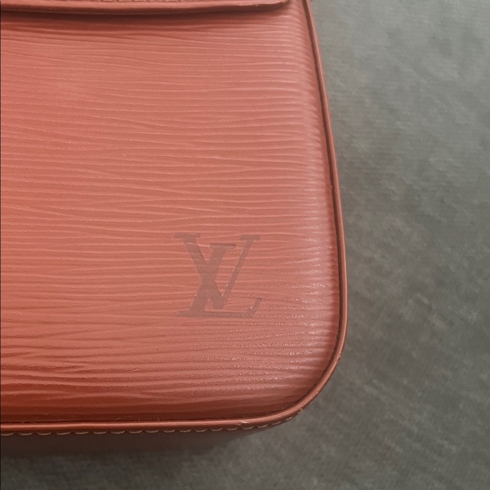 LV Epi Leather Brown Shoulder Bag - Picture 2 of 12